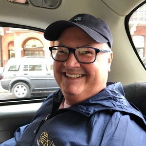 Meet your Posher, Leslie